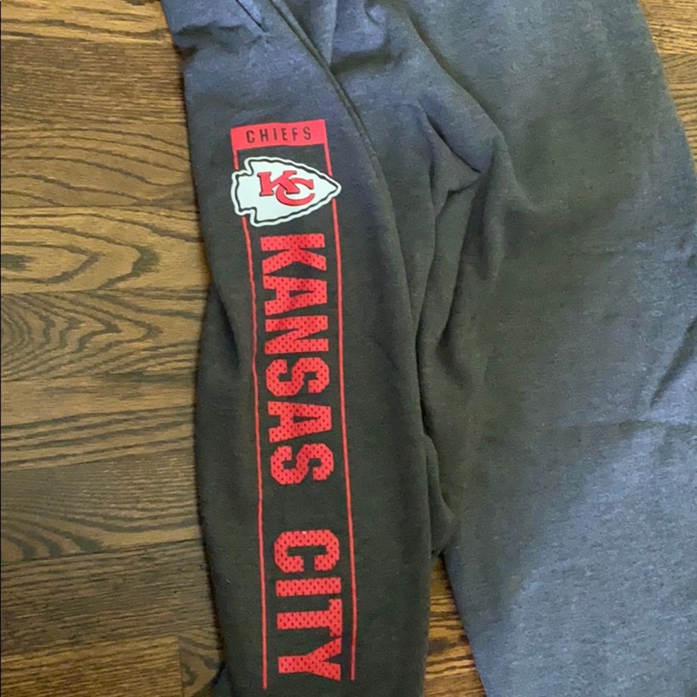 Cheifs Sweatpants - Picture 3 of 4